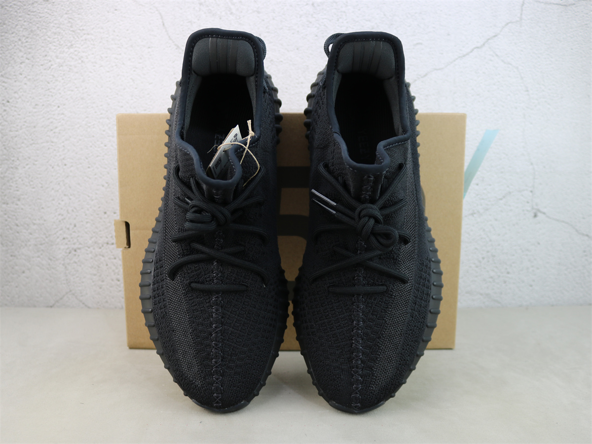 Yeezy Boost 350 V2 Onyx HQ4540